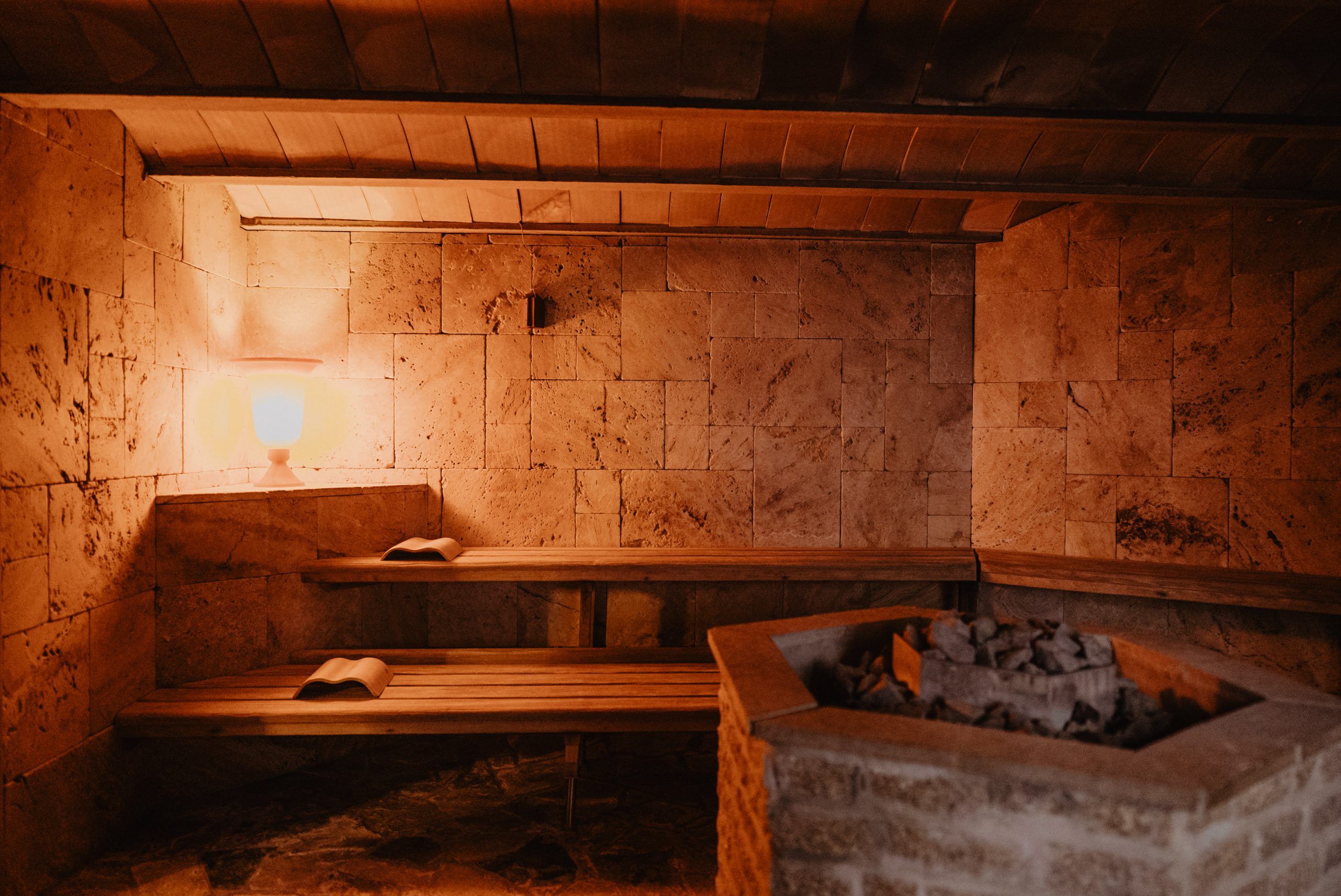 Salzsauna der Medi Therme Bochum mit entspannender Salz- und Saunaatmosphäre