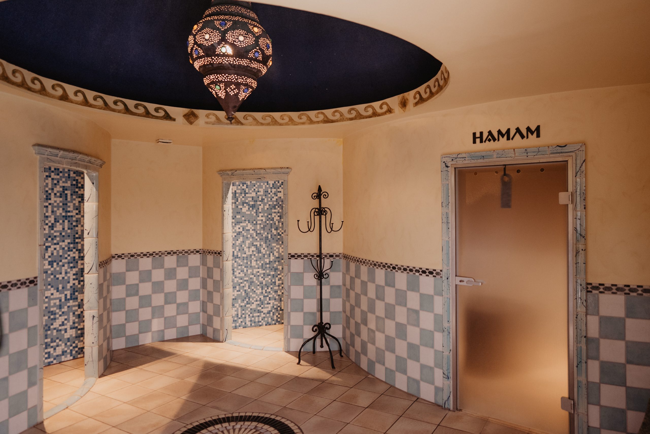 Hamam Dampfbad der Medi Therme Bochum orientalische Saunalandschaft